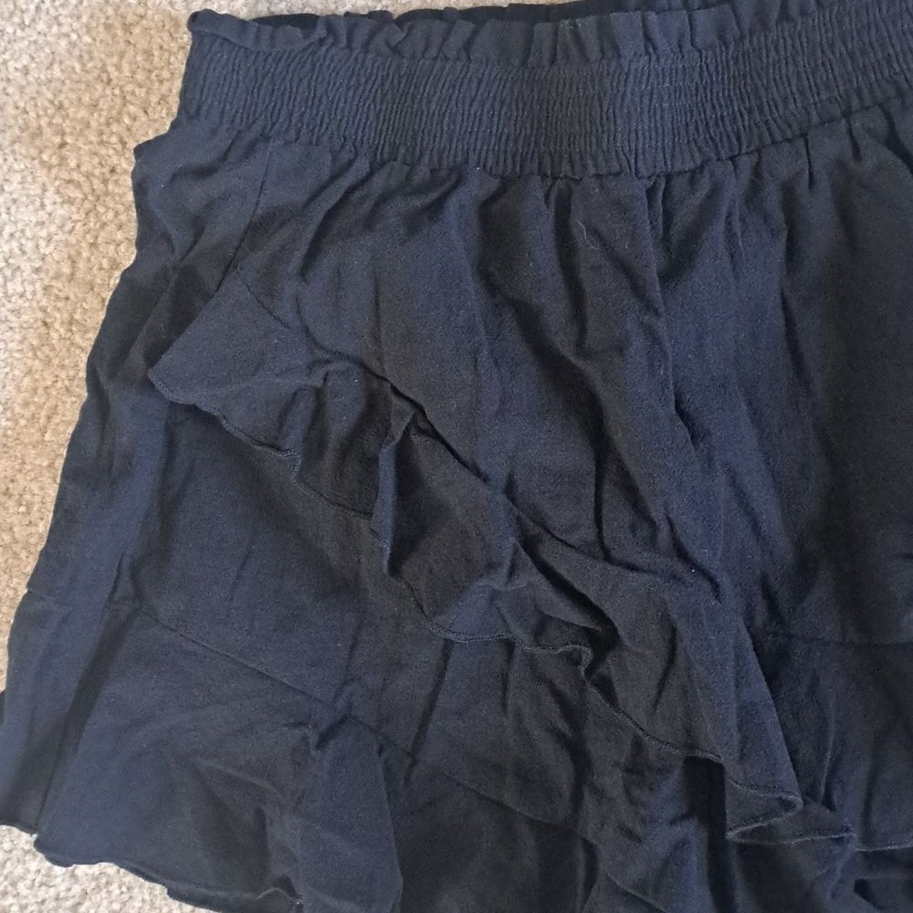 SMALL.   HALARA HIGH WAISTED SHIRRED RUFFLE CASUAL LINEN-FEEL SHORTS - Picture 5 of 8